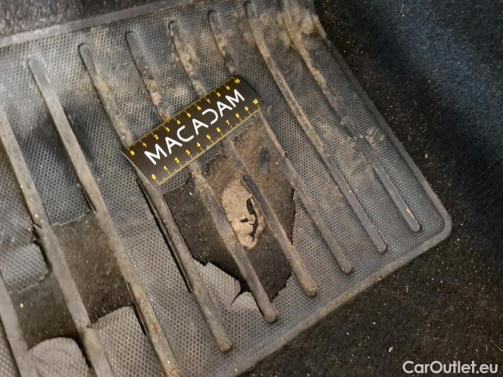  Peugeot  208  Premium 1.5 HDi 100CV BVM6 E6d #2