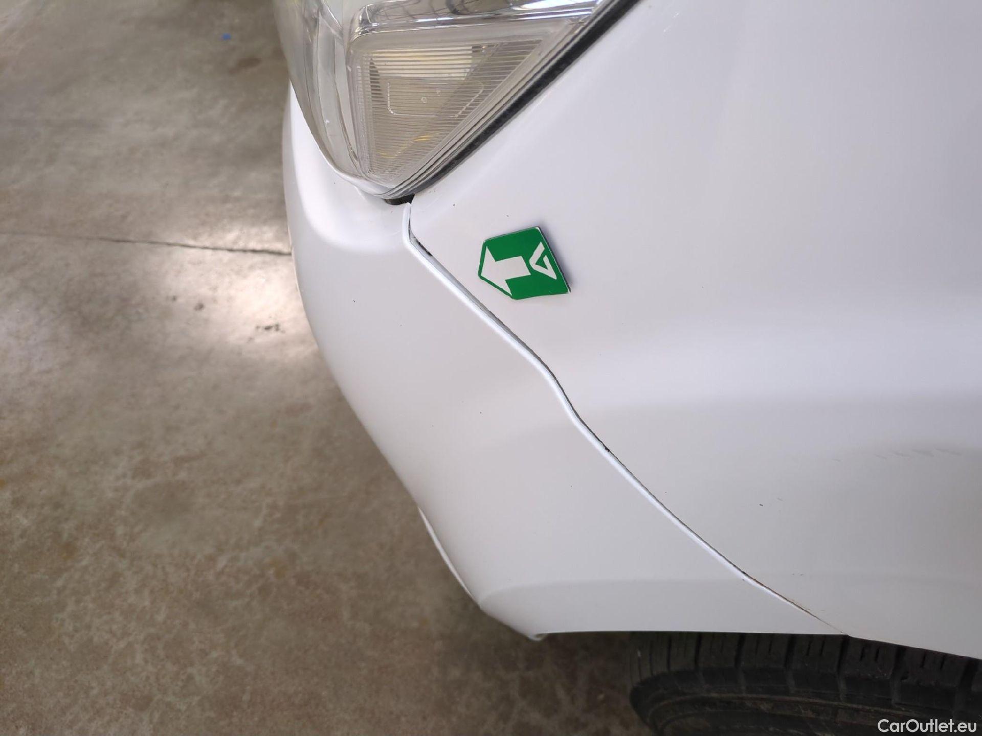  Nissan  Navara NISSAN  / 2015 / 4P / Pick-up King-Cab 2.3 dCi 160 N-CONNECTA #19