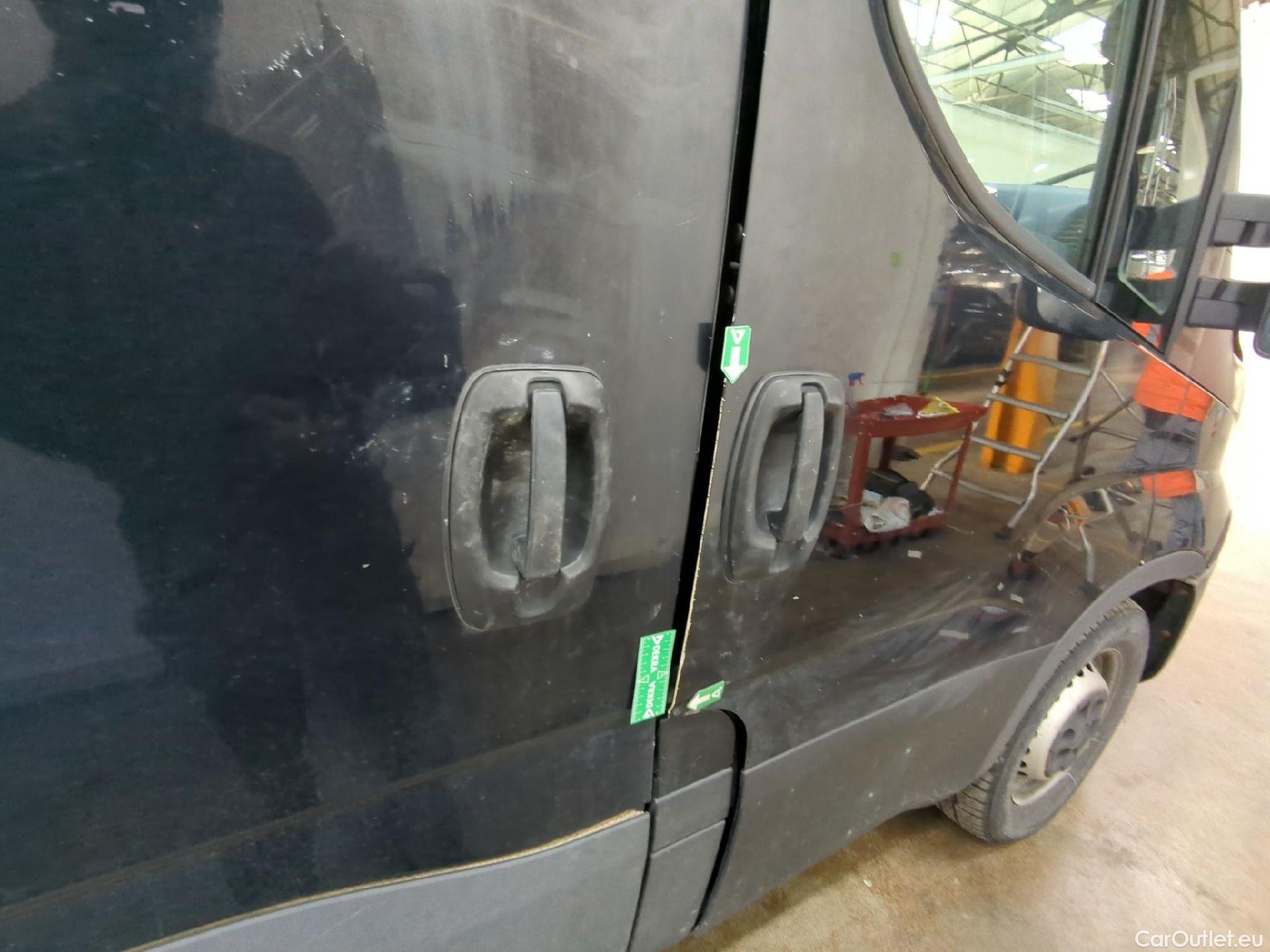  Iveco  Daily IVECO  VU 4p Fourgon 2.3 35S16A8 V11 H2 3520 #23