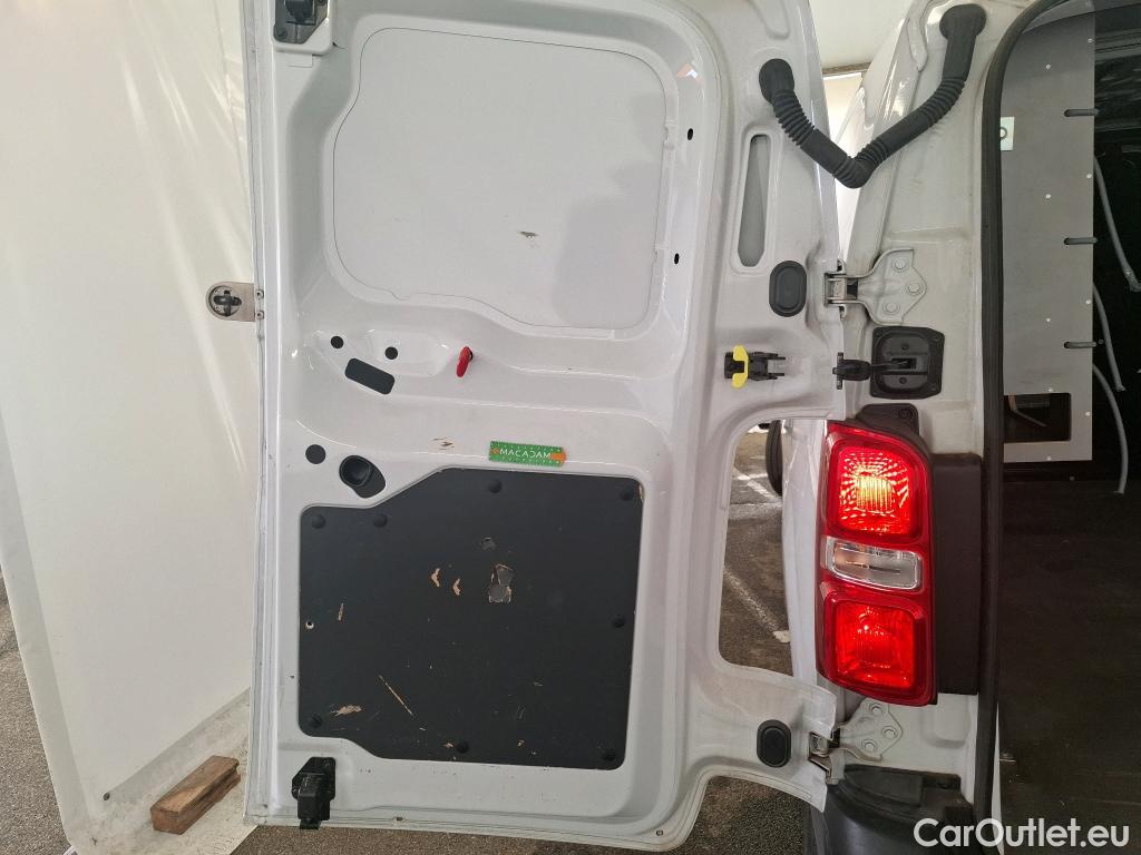  Citroen  Jumpy CITROEN  / 2016 / 4P / Fourgon tôlé M BlueHDi 100 S&S BVM6 Club #40