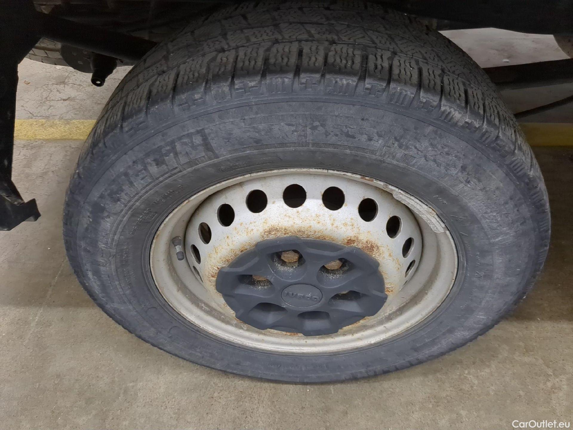  Iveco  Daily IVECO  VU 4p Fourgon 2.3 35S16A8 V11 H2 3520 #36