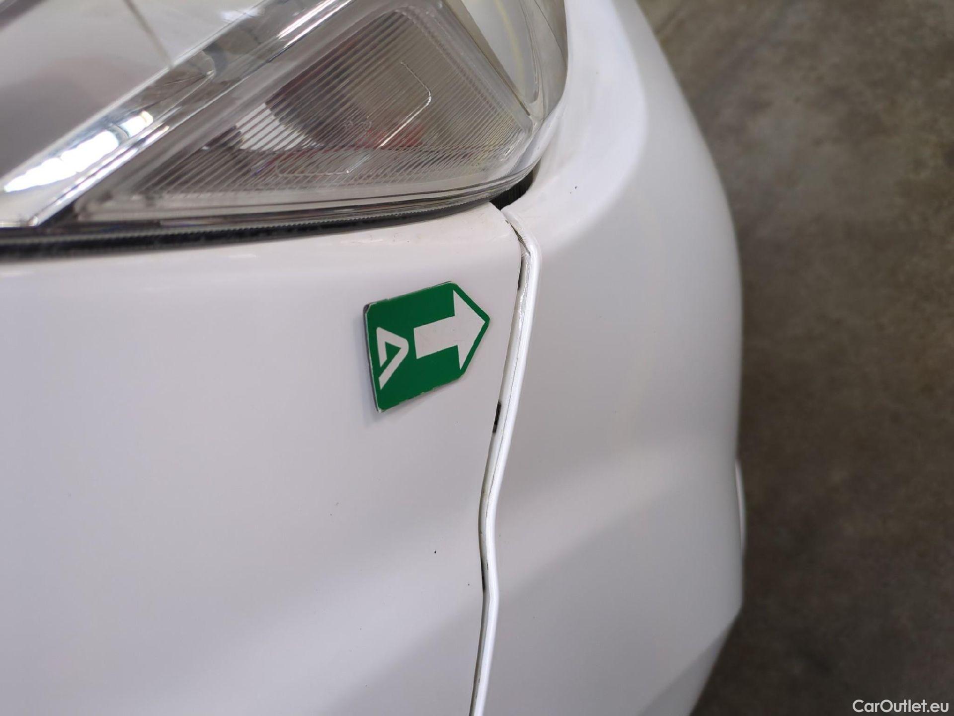  Nissan  Navara NISSAN  / 2015 / 4P / Pick-up King-Cab 2.3 dCi 160 N-CONNECTA #13