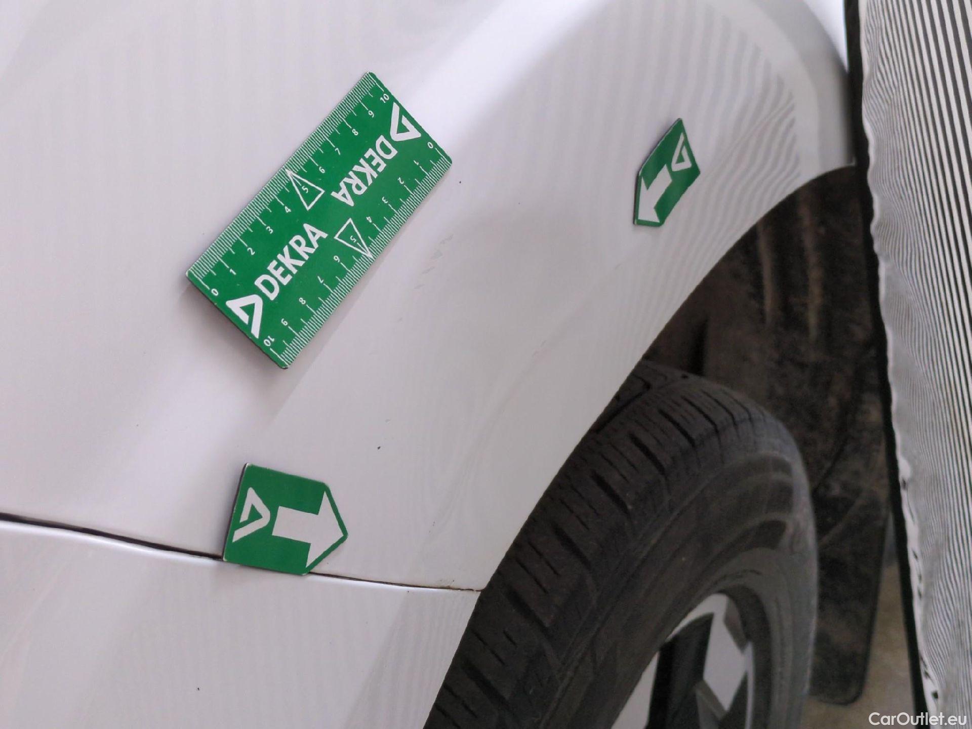  Nissan  Navara NISSAN  / 2015 / 4P / Pick-up King-Cab 2.3 dCi 160 N-CONNECTA #20