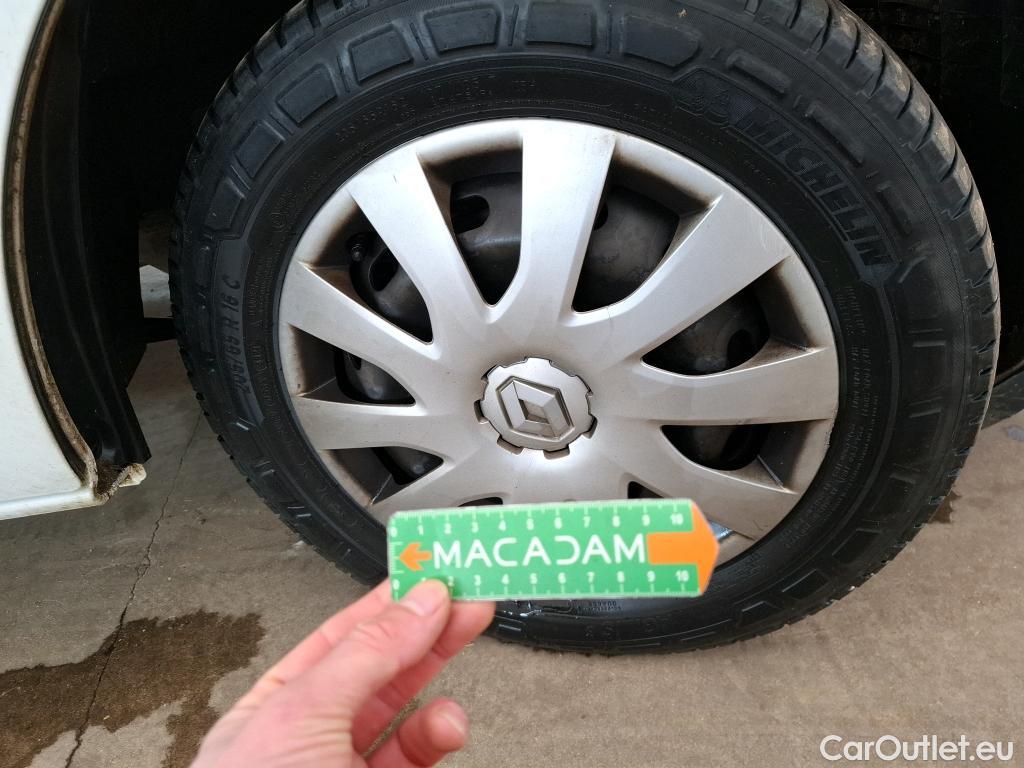  Renault  Trafic  Furgon Grand Confort L1H1 1200 1.6 dCi 125CV BVM6 E6 #18