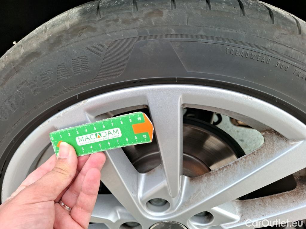  Audi  A3 AUDI  Sportback / 2016 / 5P / Berline 35 TFSI 150 COD S TRONIC BUSINESS LINE #9