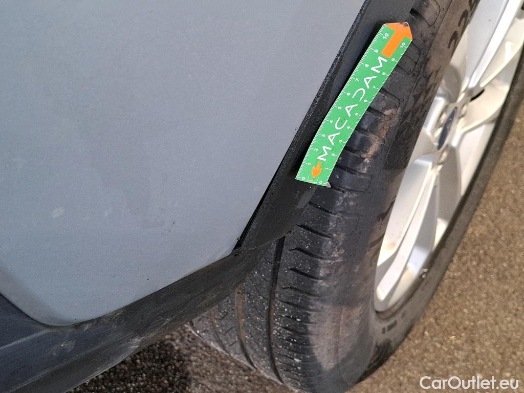  Ford  Kuga FORD  / 2019 / 5P / SUV 2.5 190 hybrid Flexifuel Pshift Titanium #55