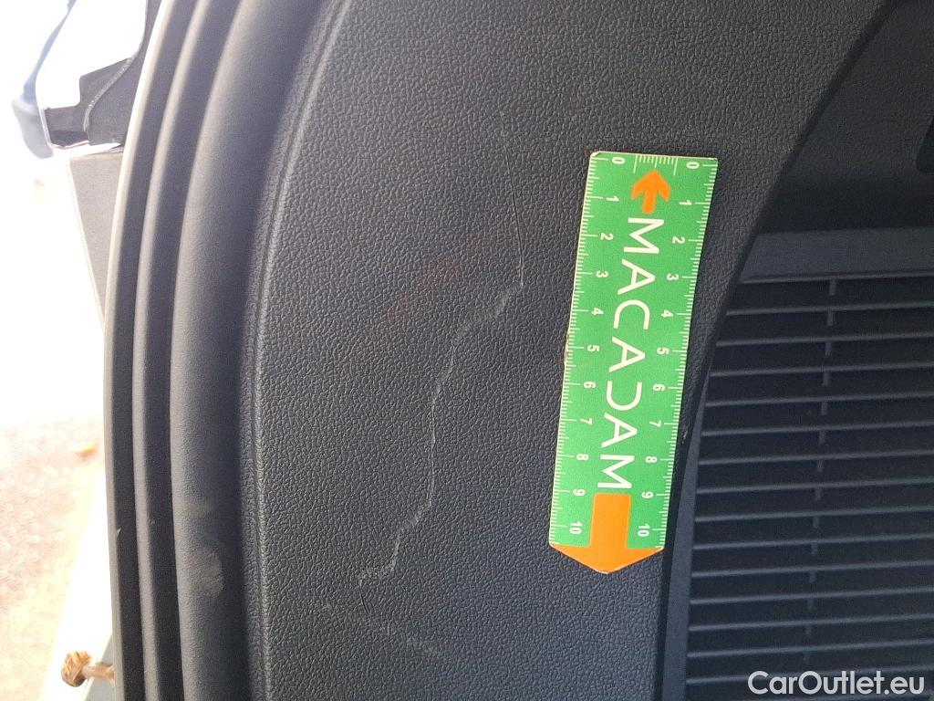  Ford  Kuga FORD  / 2019 / 5P / SUV 2.5 190 hybrid Flexifuel Pshift Titanium #30