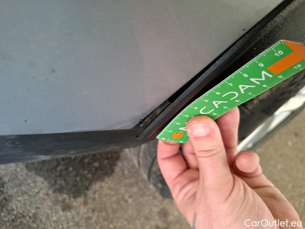  Ford  Kuga FORD  / 2019 / 5P / SUV 2.5 190 hybrid Flexifuel Pshift Titanium #56