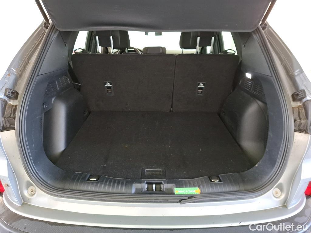  Ford  Kuga FORD  / 2019 / 5P / SUV 2.5 190 hybrid Flexifuel Pshift Titanium #24