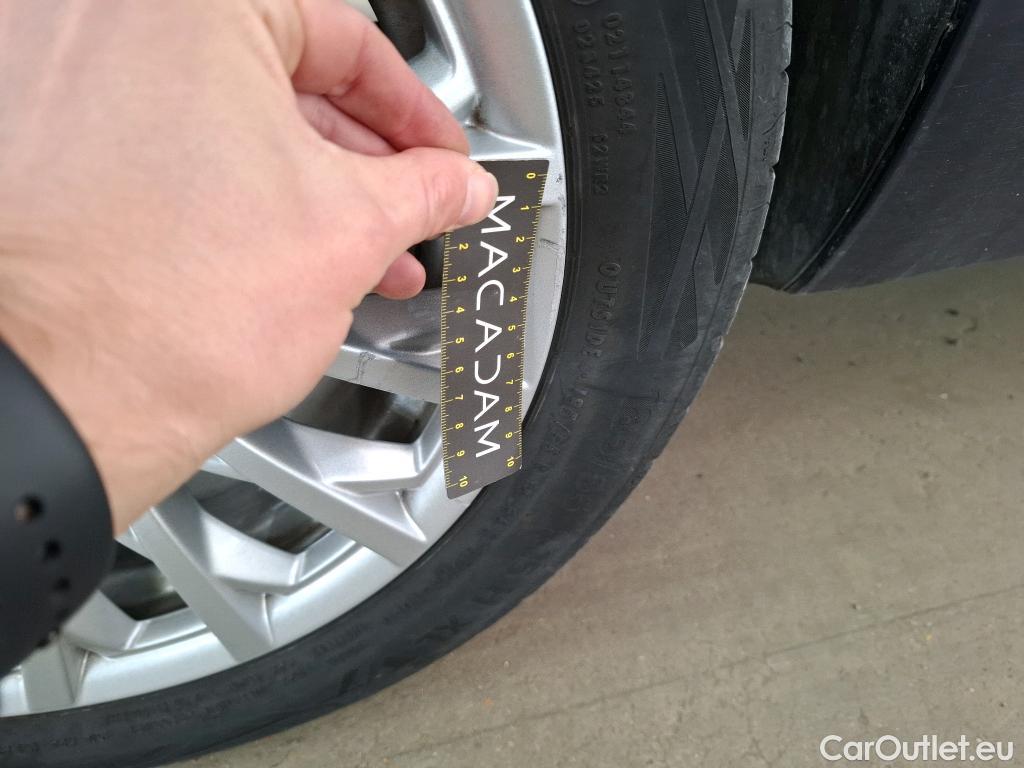  Fiat  500 FIAT   2015 3P  Berline Hybrid 10 BSG 70 ch Dolcevita #45