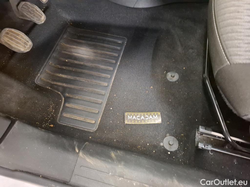  Opel  Corsa  F Elegance Business 1.2 Turbo 100CV BVM6 E6d #1