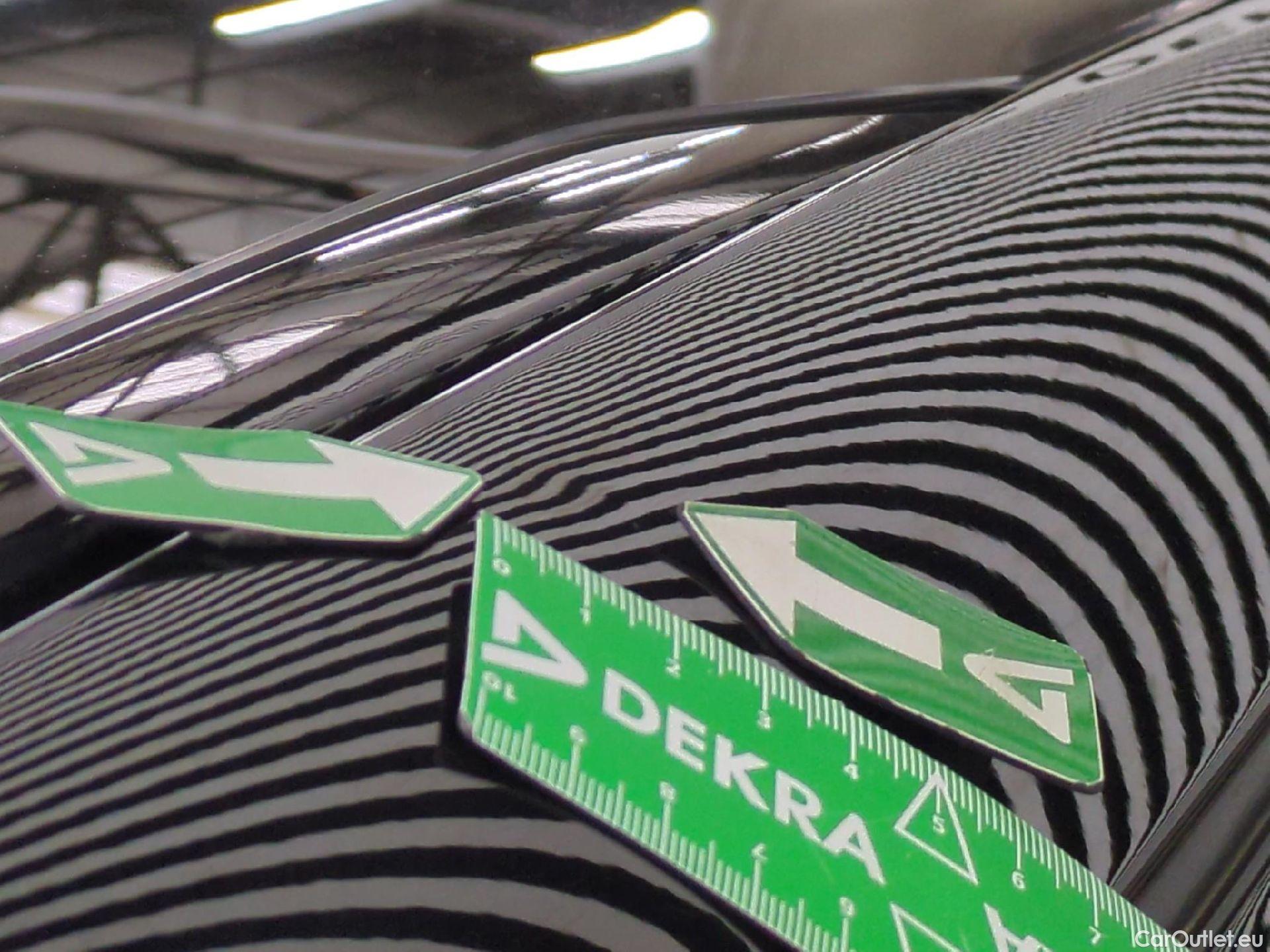  Land Rover  Discovery LAND ROVER  Sport / 2019 / 5P / SUV 1.5 P300e PHEV AUTO 4WD R-Dynamic S #15