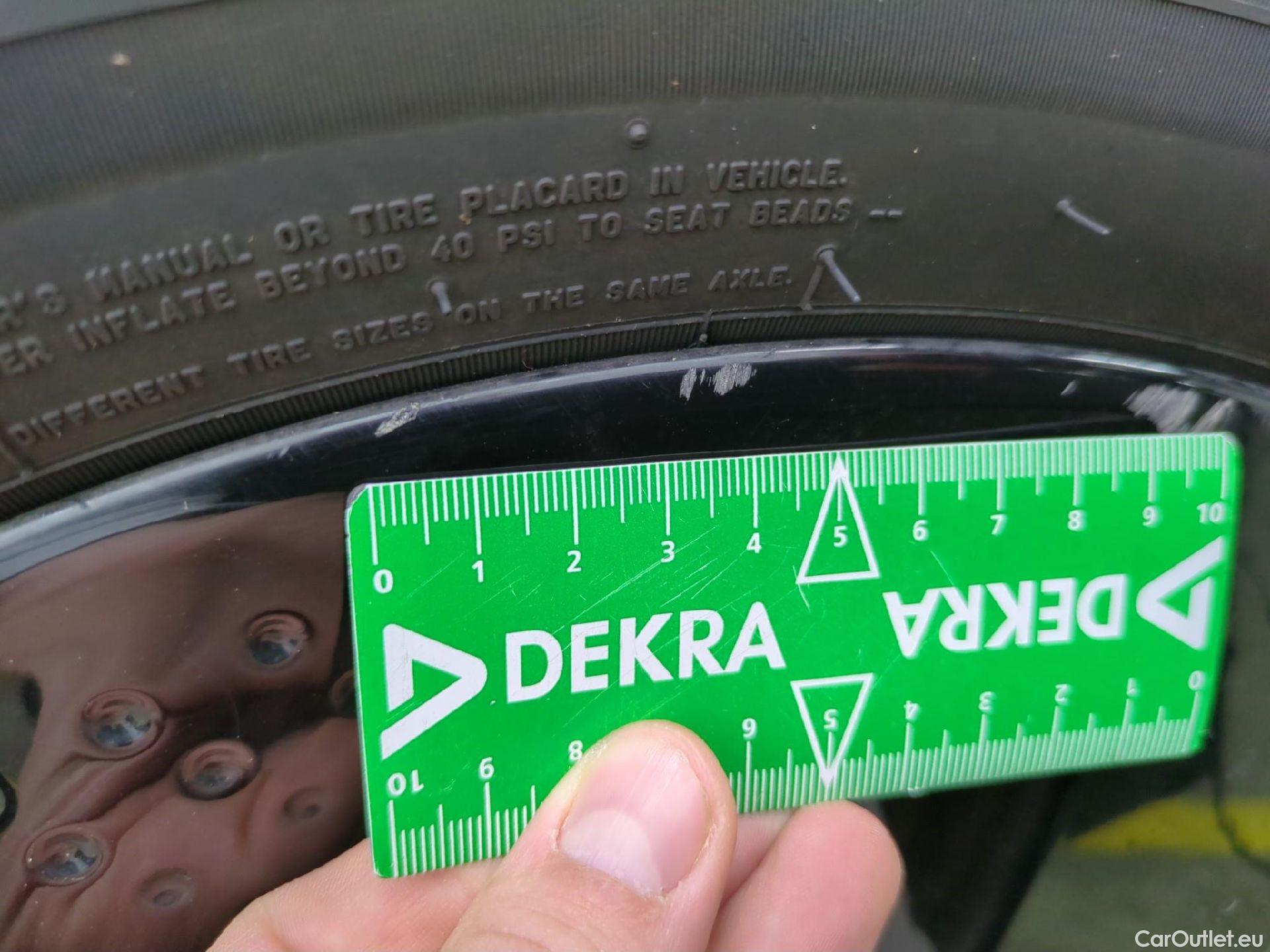  Land Rover  Discovery LAND ROVER  Sport / 2019 / 5P / SUV 1.5 P300e PHEV AUTO 4WD R-Dynamic S #1