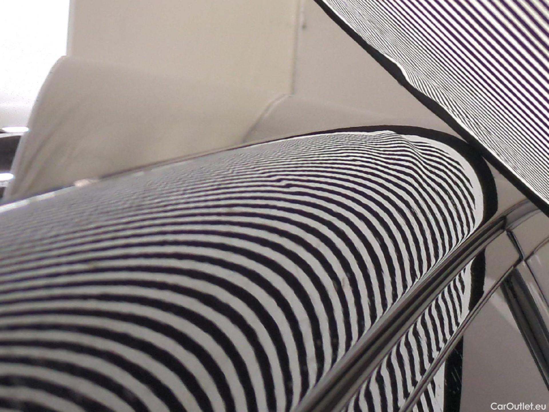  Land Rover  Discovery LAND ROVER  Sport / 2019 / 5P / SUV 1.5 P300e PHEV AUTO 4WD R-Dynamic S #16