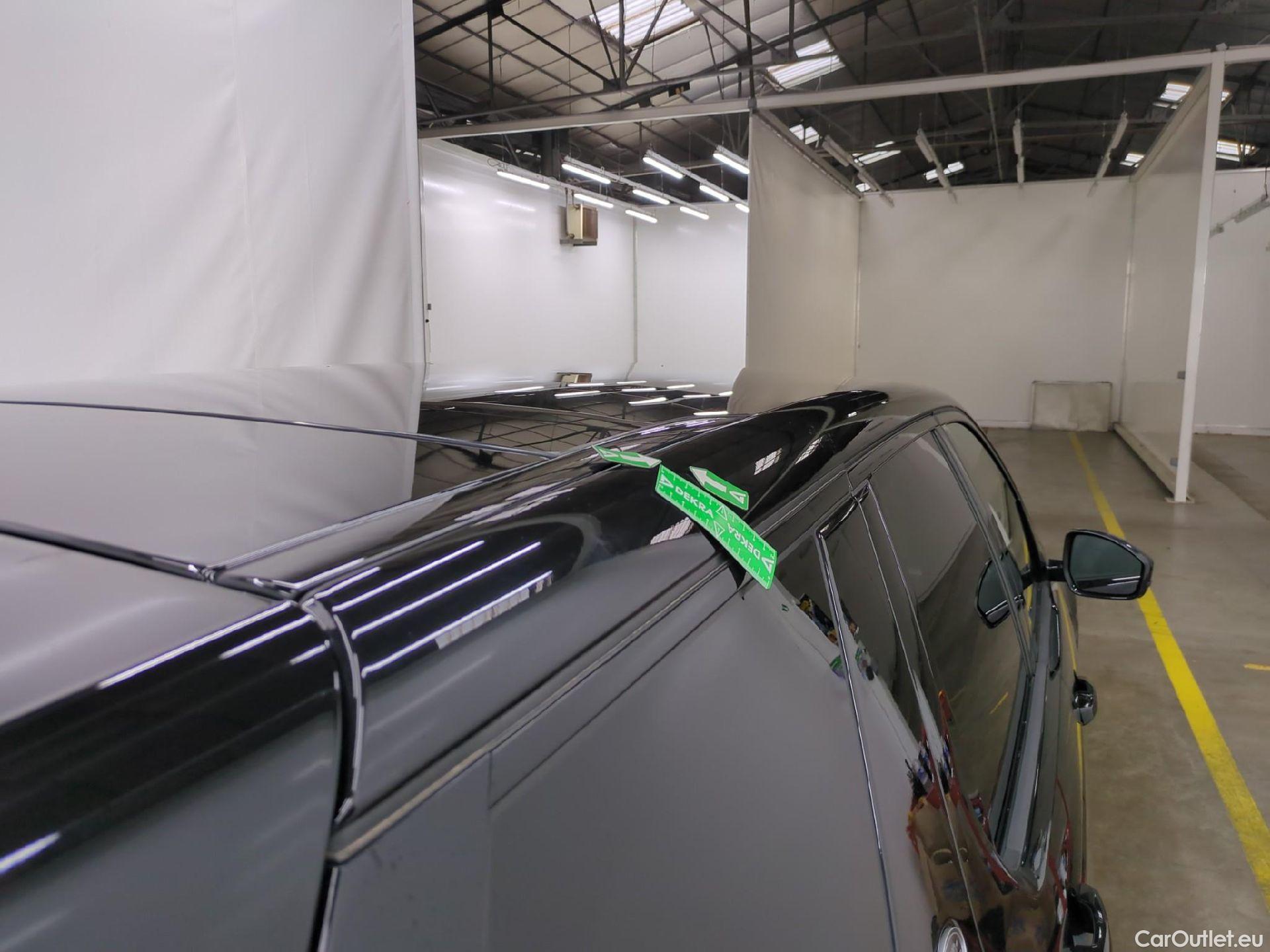  Land Rover  Discovery LAND ROVER  Sport / 2019 / 5P / SUV 1.5 P300e PHEV AUTO 4WD R-Dynamic S #14