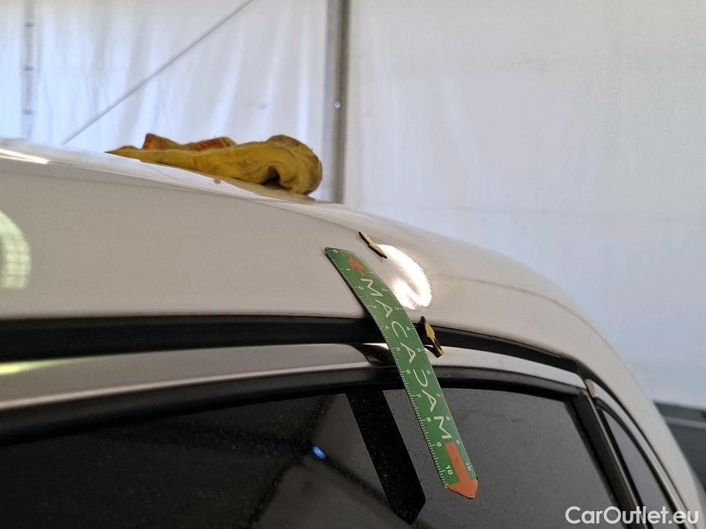  Peugeot  208 PEUGEOT  / 2015 / 5P / Berline &BLUEHDI 100 €6.c S&S ALLURE BUSINESS #52