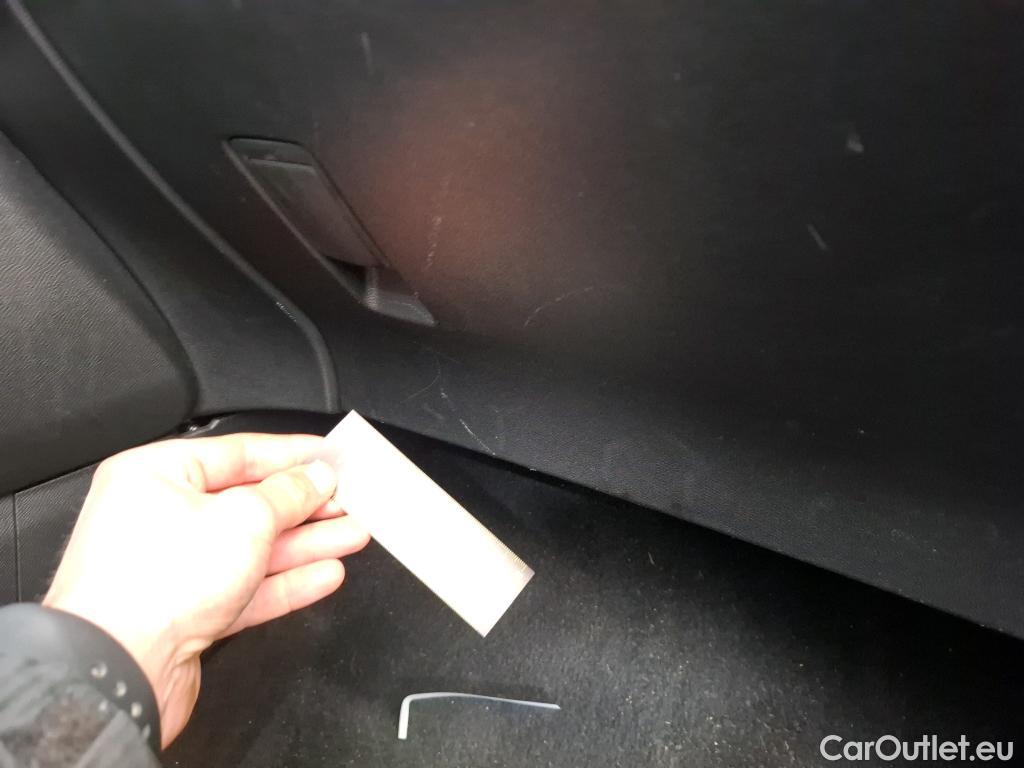  Peugeot  2008  Allure Business 1.5 HDi 130CV BVA8 E6d #25