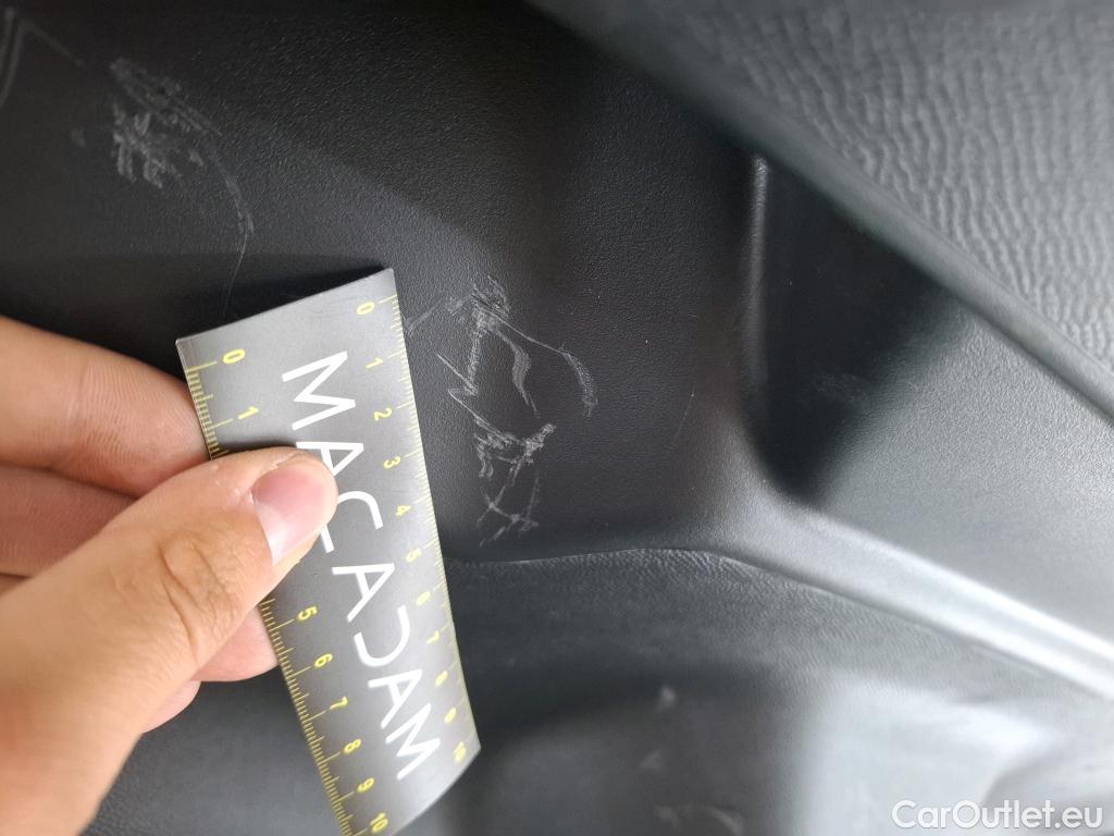  Peugeot  208  Allure Business 1.5 HDi 100CV BVM6 E6d #23