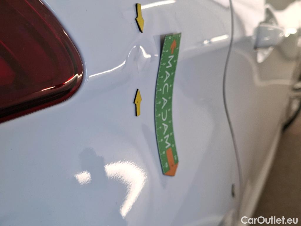  Peugeot  208 PEUGEOT  / 2015 / 5P / Berline &BLUEHDI 100 €6.c S&S ALLURE BUSINESS #54