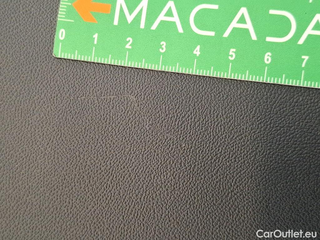  Peugeot  208 PEUGEOT  / 2015 / 5P / Berline &BLUEHDI 100 €6.c S&S ALLURE BUSINESS #3