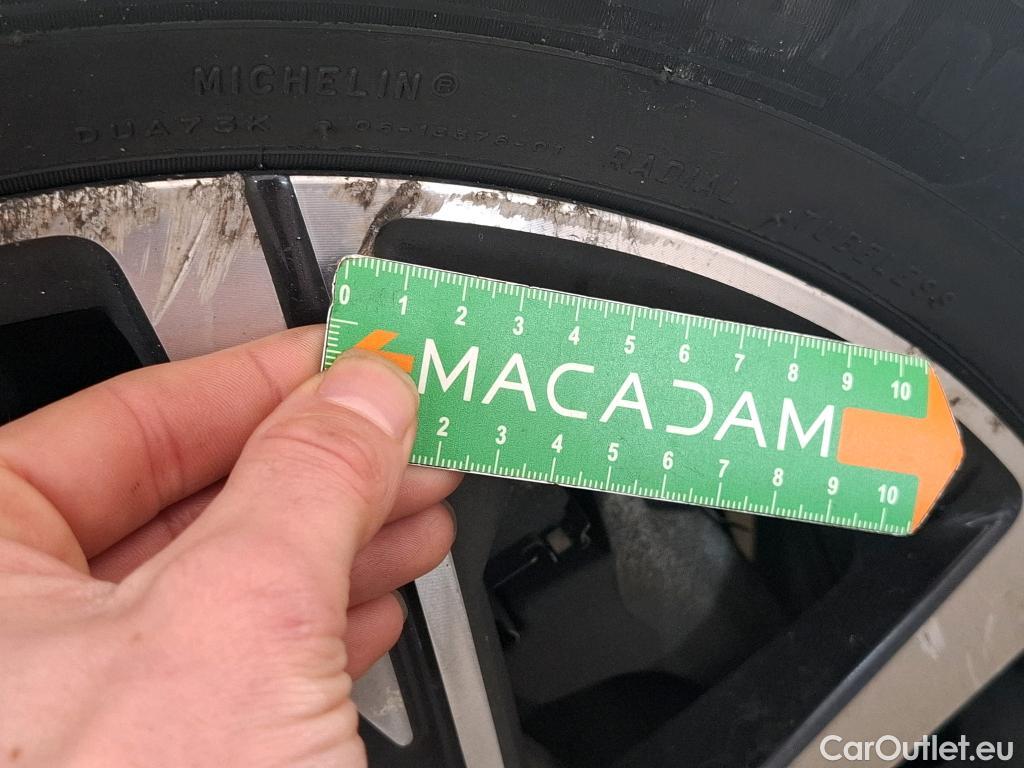  Peugeot  208  Allure 1.2 PureTech 100CV BVM6 E6d #40