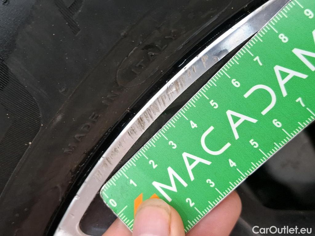  Peugeot  208  Allure 1.2 PureTech 100CV BVM6 E6d #36