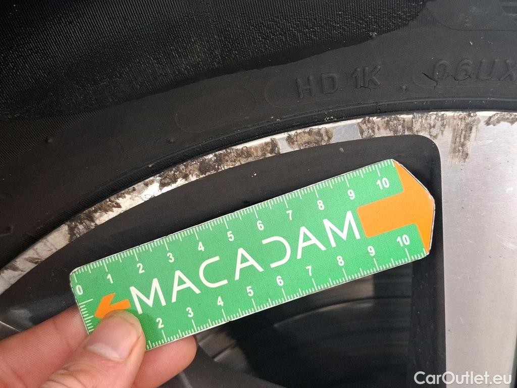  Peugeot  208  Allure 1.2 PureTech 100CV BVM6 E6d #38