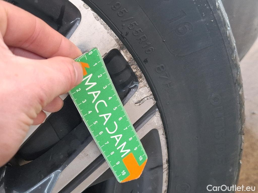  Peugeot  208  Allure 1.2 PureTech 100CV BVM6 E6d #42