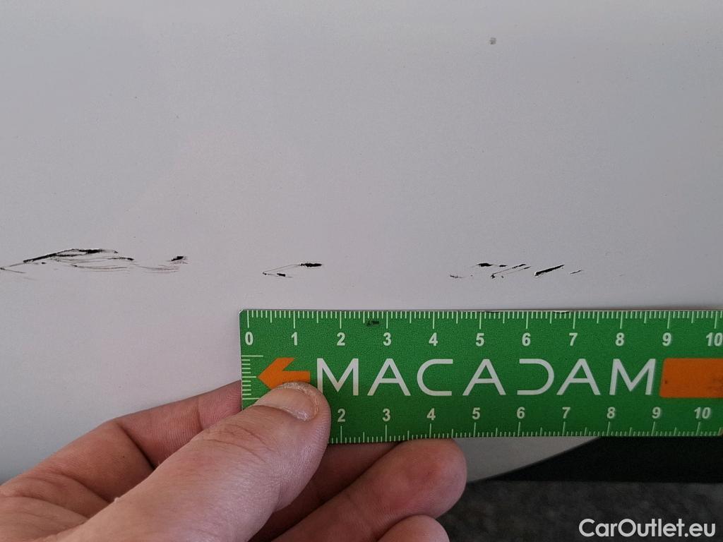  Peugeot  208 PEUGEOT  / 2015 / 5P / Berline &BLUEHDI 100 €6.c S&S ALLURE BUSINESS #39