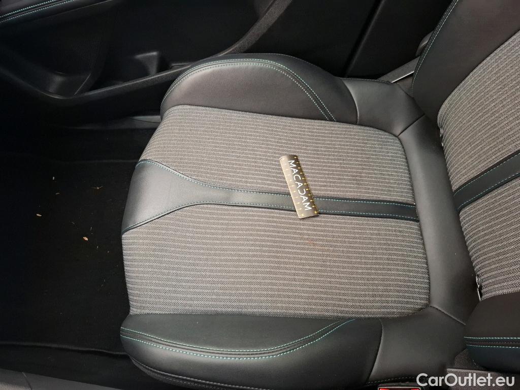  Peugeot  3008  Allure Pack 1.5 HDi 130CV BVA8 E6d #36