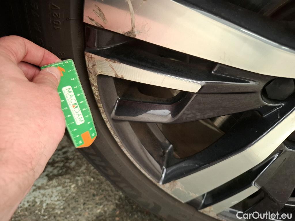  Peugeot  3008 PEUGEOT  2016 5P SUV BlueHDi 130 EAT8 GT LINE #23