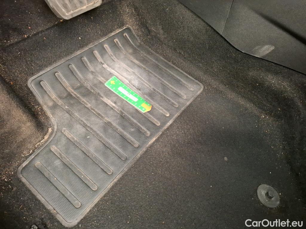  Peugeot  2008  Allure Business 1.5 HDi 130CV BVA8 E6d #47