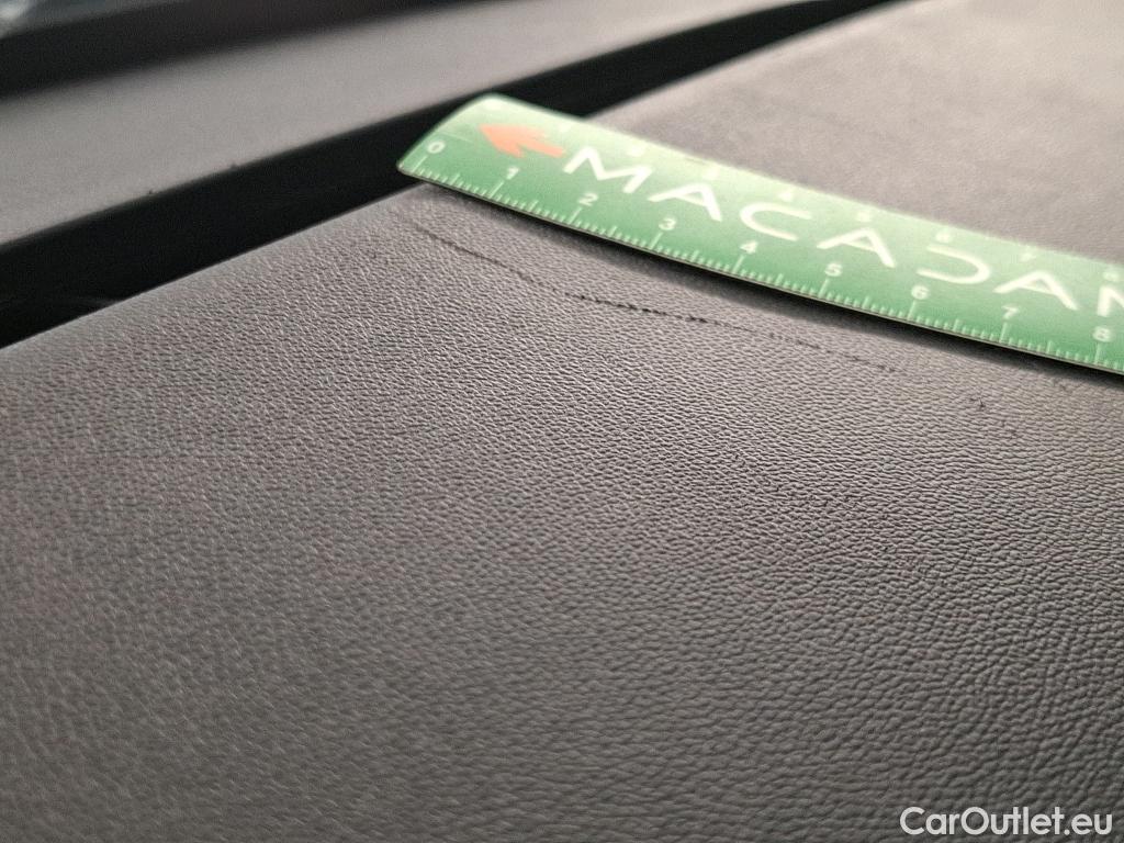  Peugeot  208 PEUGEOT  / 2015 / 5P / Berline &BLUEHDI 100 €6.c S&S ALLURE BUSINESS #5