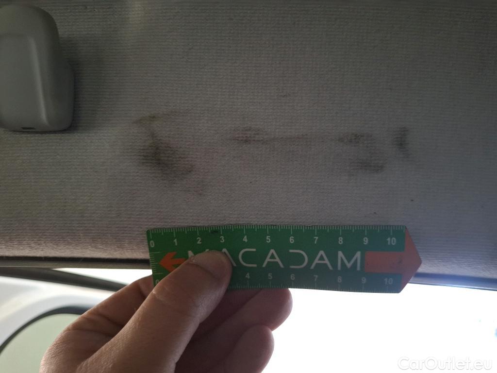  Peugeot  208 PEUGEOT  / 2015 / 5P / Berline &BLUEHDI 100 €6.c S&S ALLURE BUSINESS #59