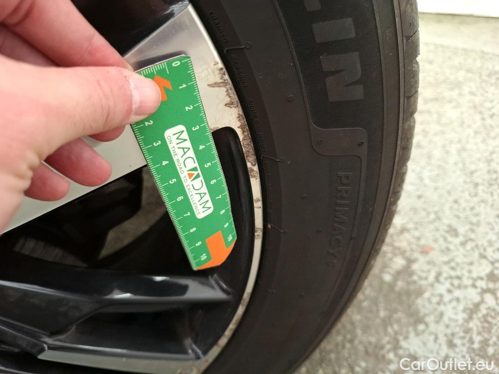  Peugeot  3008 PEUGEOT  2016 5P SUV BlueHDi 130 EAT8 GT LINE #20