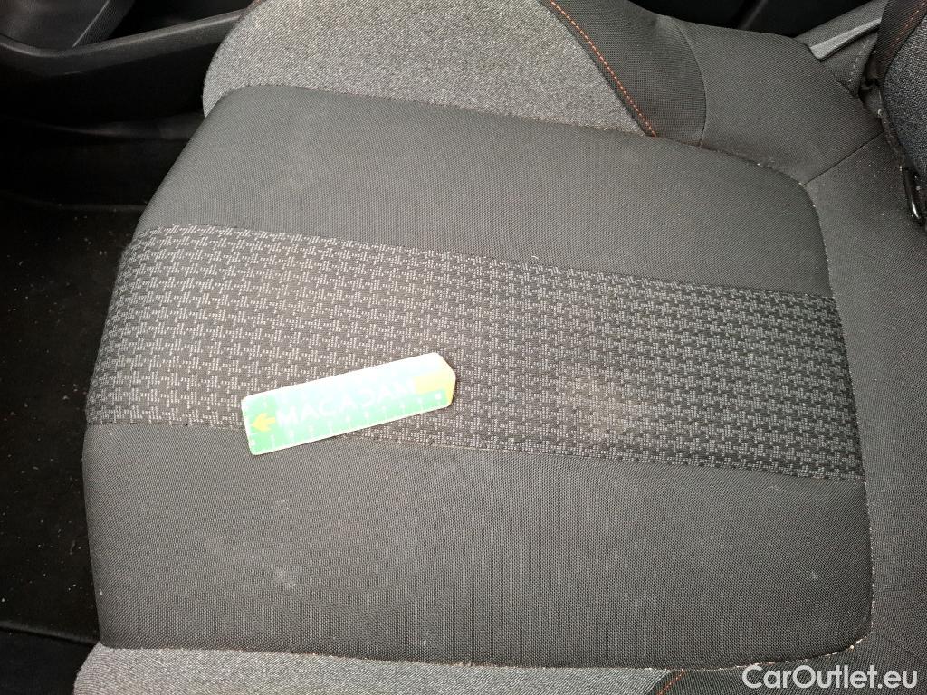  Peugeot  3008  II Active Pack 1.5 HDi 130CV BVA8 E6d #30