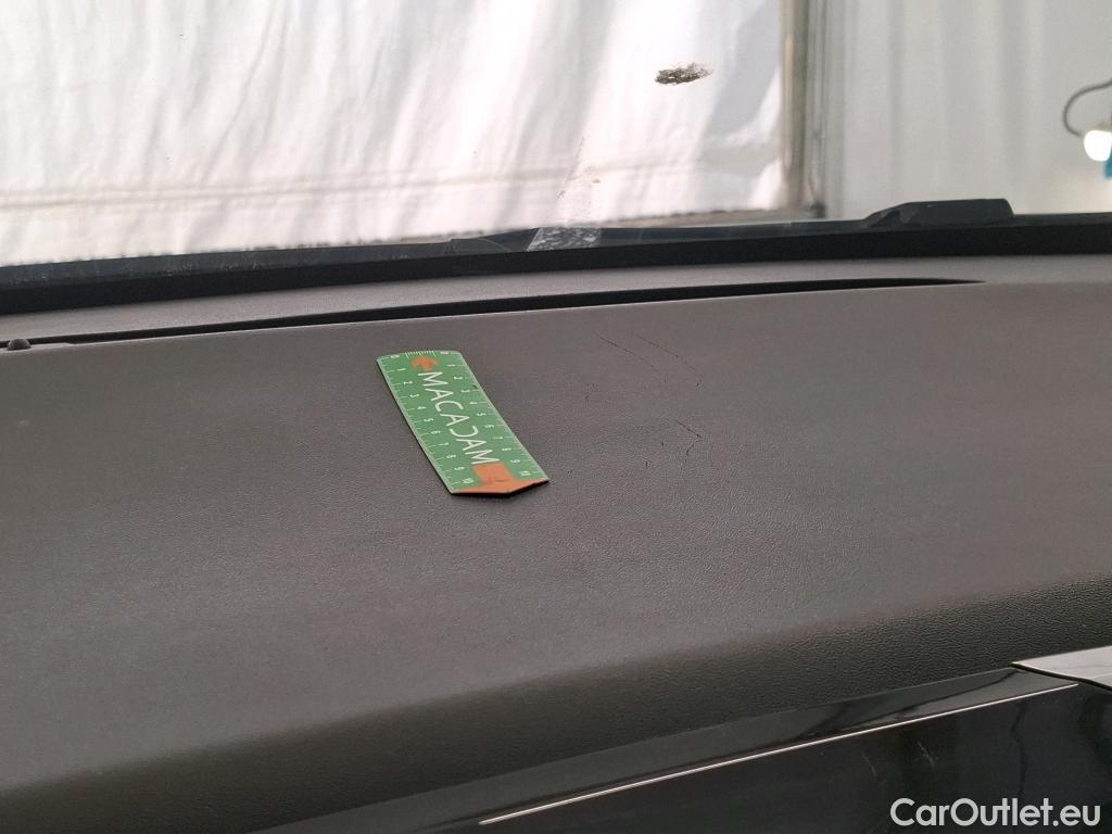  Peugeot  208 PEUGEOT  / 2015 / 5P / Berline &BLUEHDI 100 €6.c S&S ALLURE BUSINESS #2