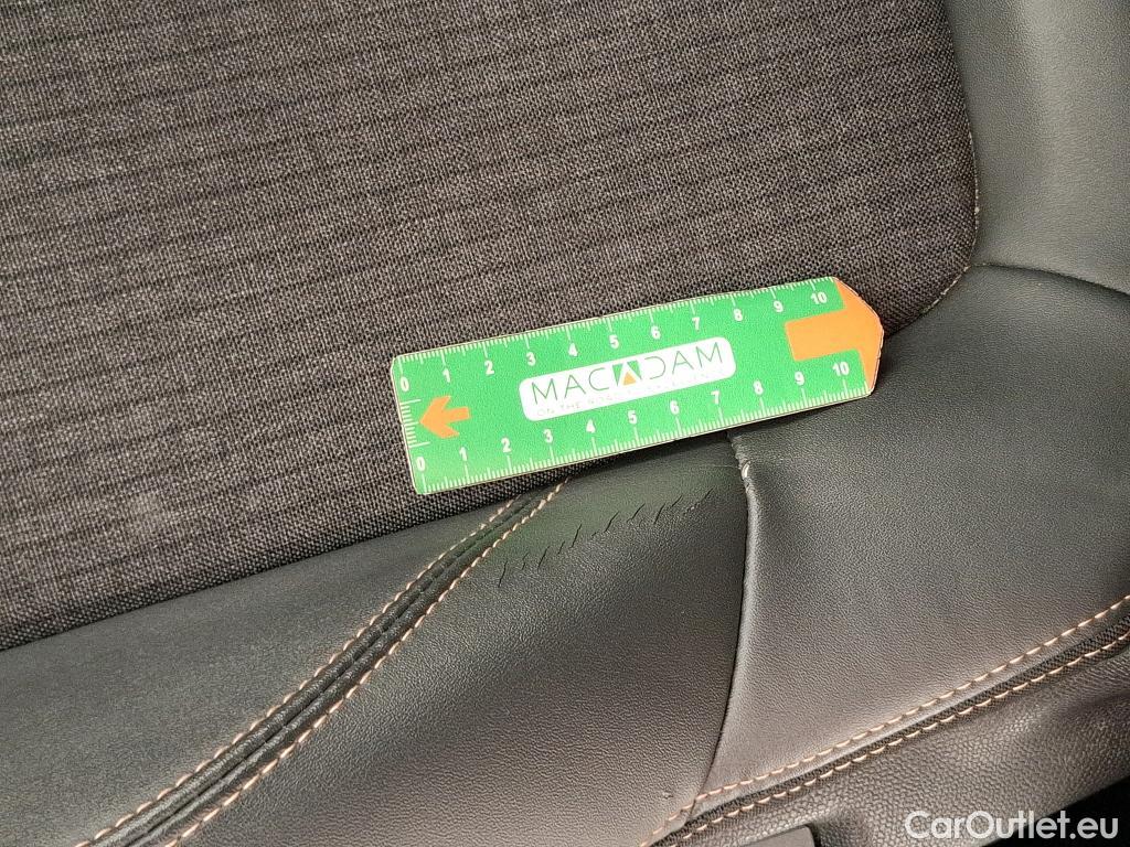  Peugeot  3008 PEUGEOT  2016 5P SUV BlueHDi 130 EAT8 GT LINE #2