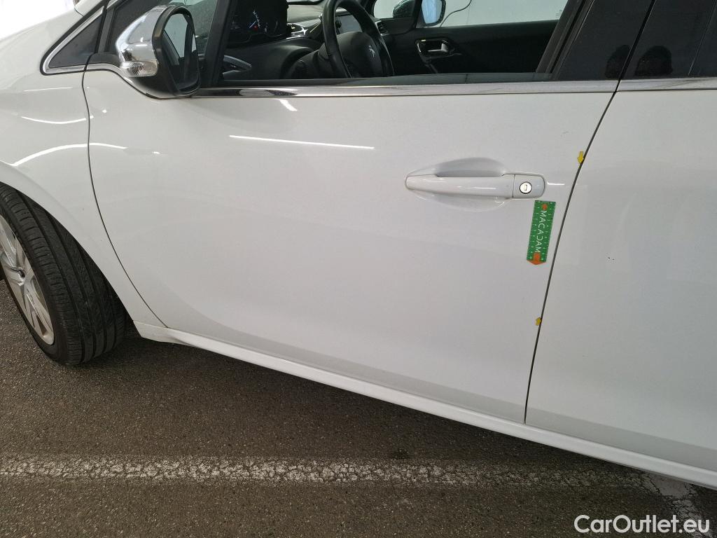  Peugeot  208 PEUGEOT  / 2015 / 5P / Berline &BLUEHDI 100 €6.c S&S ALLURE BUSINESS #28