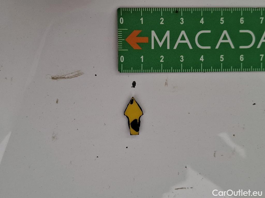  Peugeot  208 PEUGEOT  / 2015 / 5P / Berline &BLUEHDI 100 €6.c S&S ALLURE BUSINESS #26