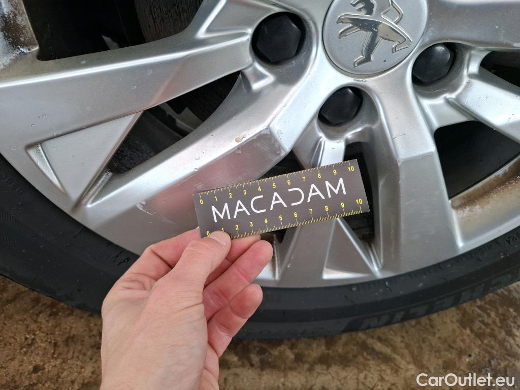  Peugeot  5008  Active Business 1.5 HDi 130CV BVM6 7 Sieges E6d #9