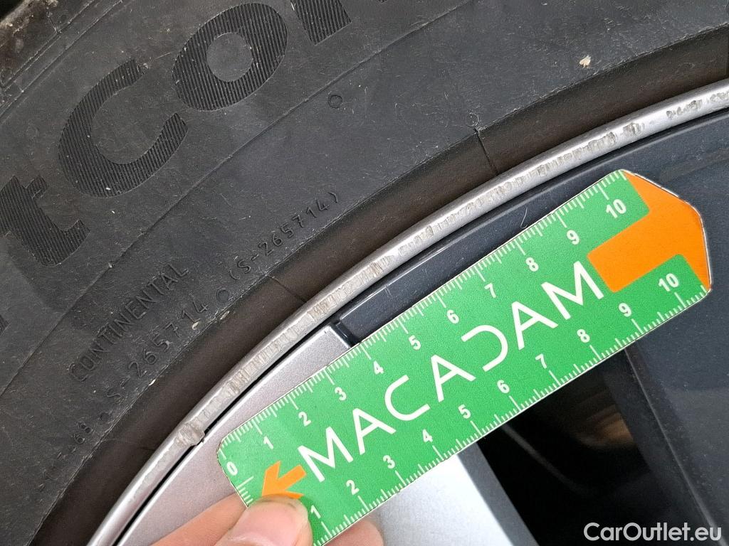  Tesla  Model Y TESLA  / 2020 / 5P / SUV Long Range Dual Motor AWD #3