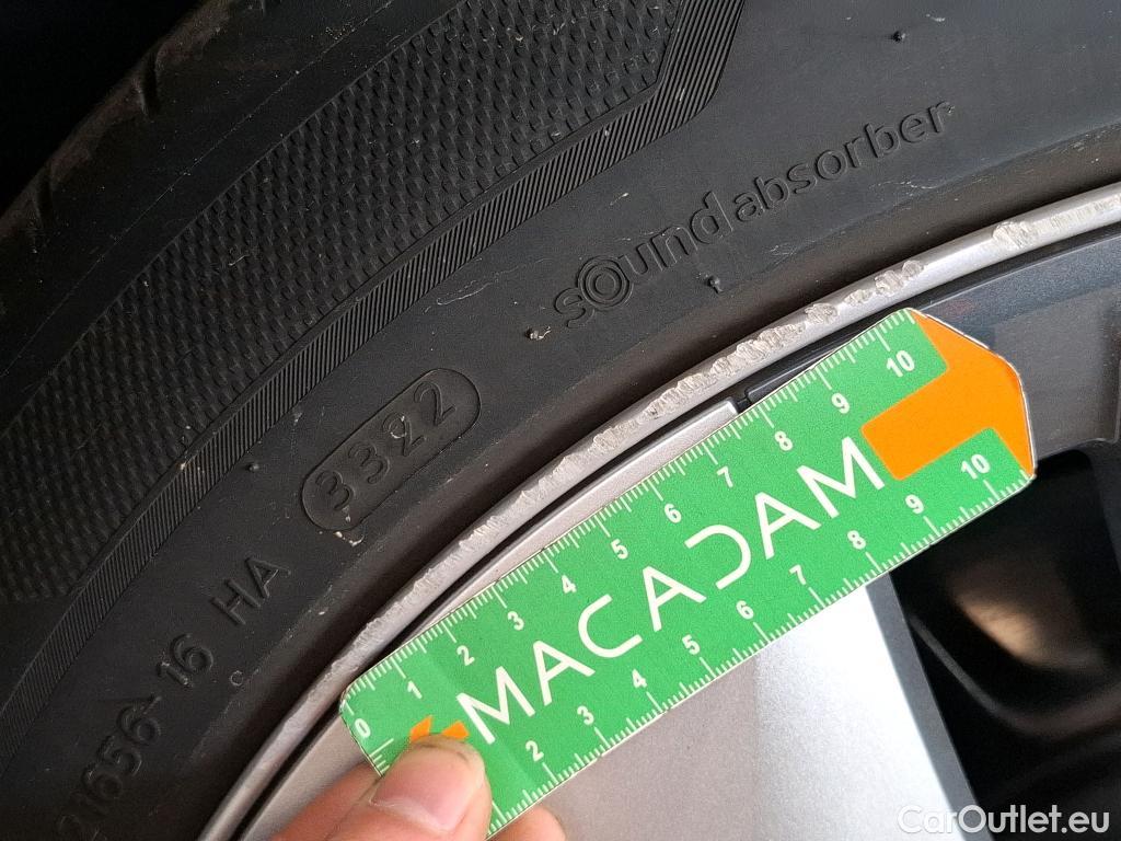  Tesla  Model Y TESLA  / 2020 / 5P / SUV Long Range Dual Motor AWD #27