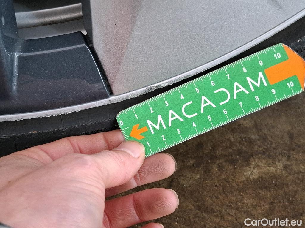  Tesla  Model Y TESLA  / 2020 / 5P / SUV Long Range Dual Motor AWD #8