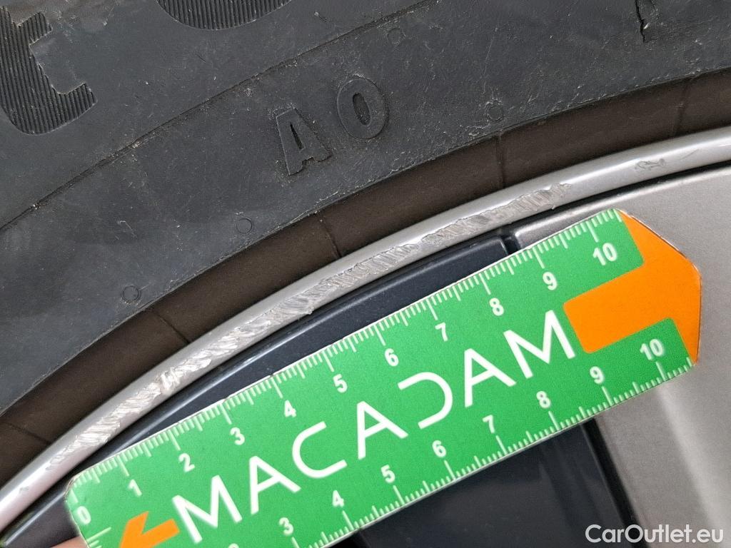  Tesla  Model Y TESLA  / 2020 / 5P / SUV Long Range Dual Motor AWD #32