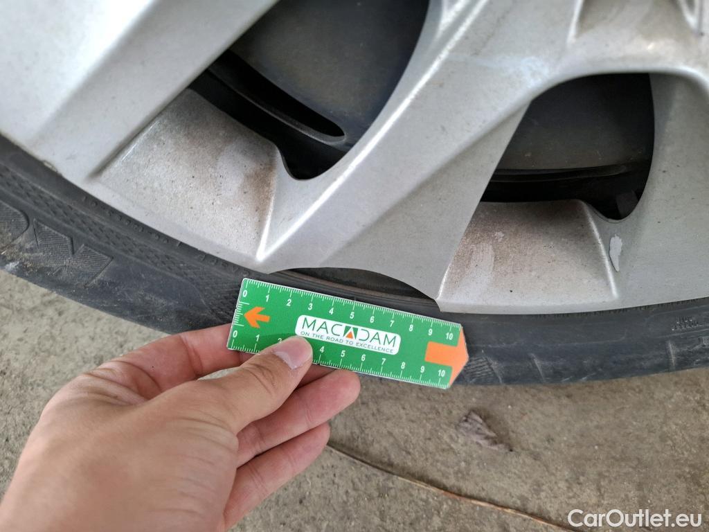  Peugeot  208  Affaire Premium 1.6 HDi 75CV BVM5 E6 #42