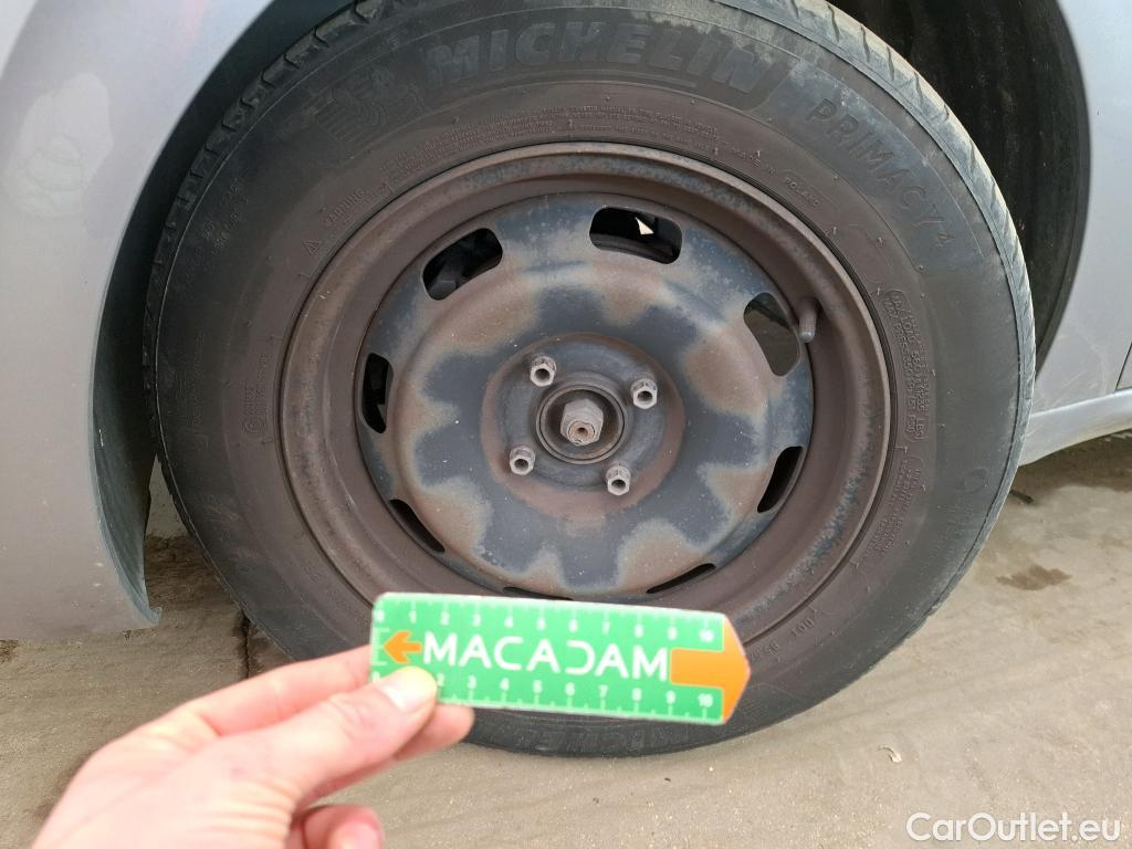  Peugeot  208  Affaire Premium 1.5 HDi 100CV BVM5 E6dT #96