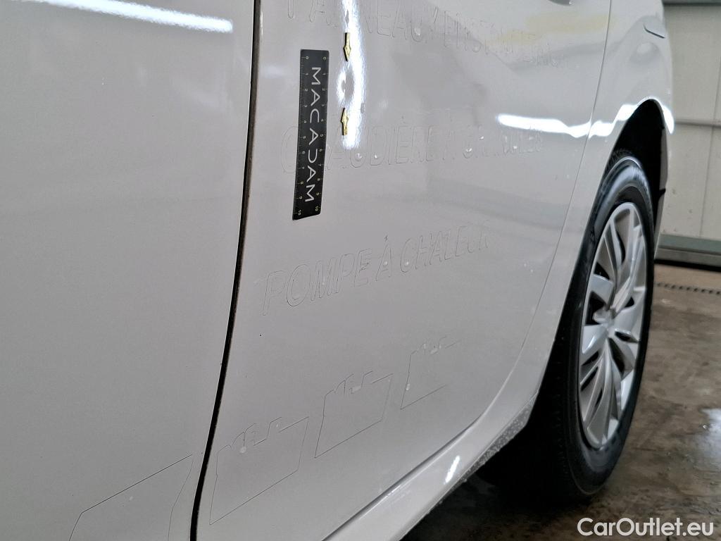  Peugeot  208  Premium 1.5 HDi 100CV BVM6 E6d #18