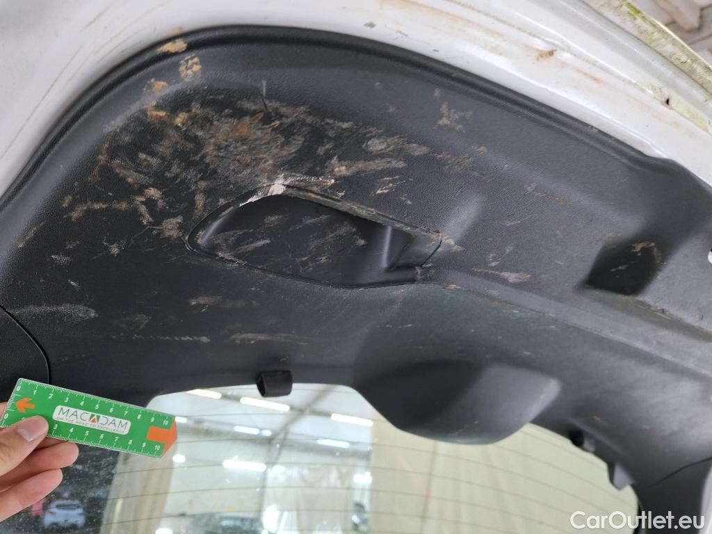  Peugeot  208  Affaire Premium 1.6 HDi 75CV BVM5 E6 #13