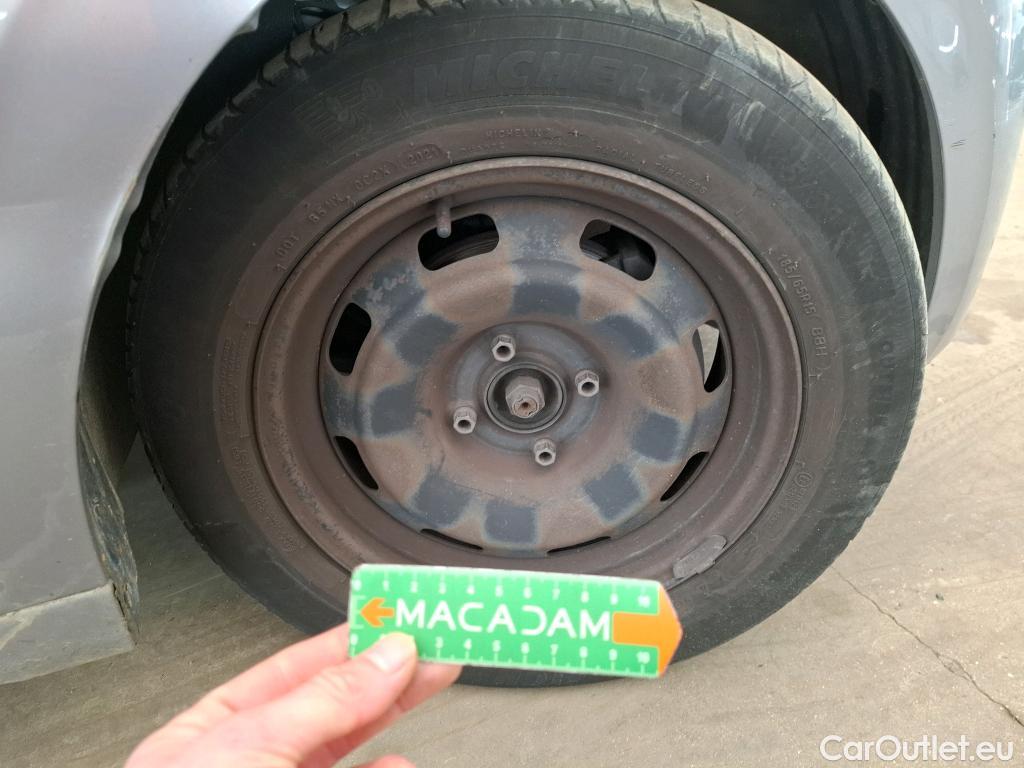  Peugeot  208  Affaire Premium 1.5 HDi 100CV BVM5 E6dT #100